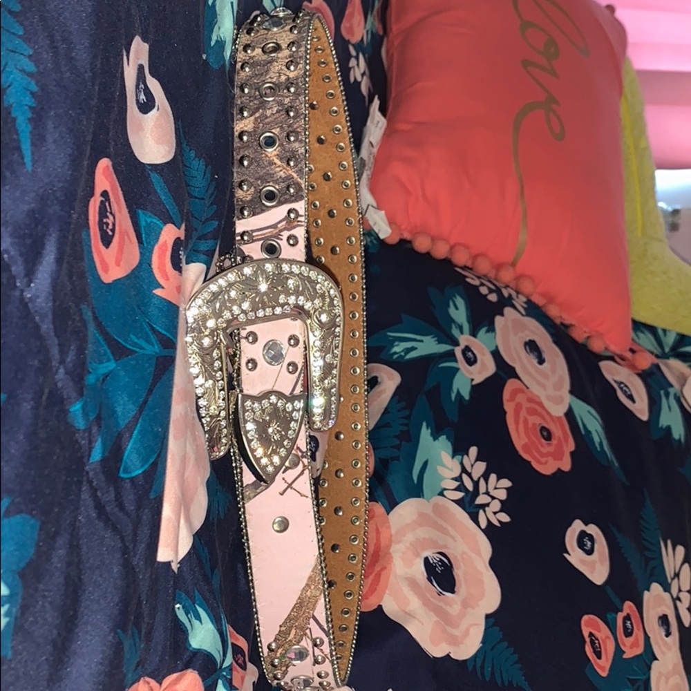 Pink camouflage belt